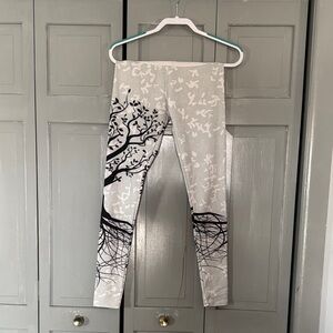 SHEIN Black and White Tree Print Leggings